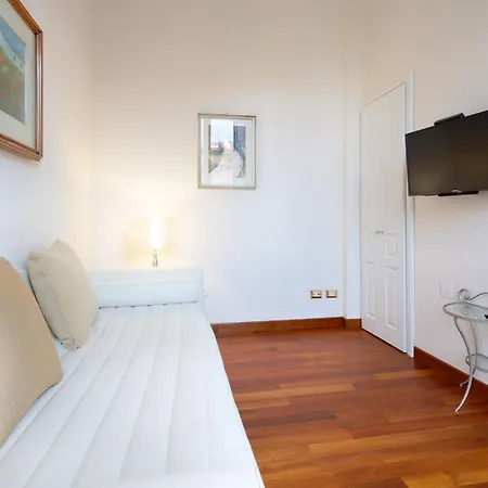 Apartment Suites A,b,c *